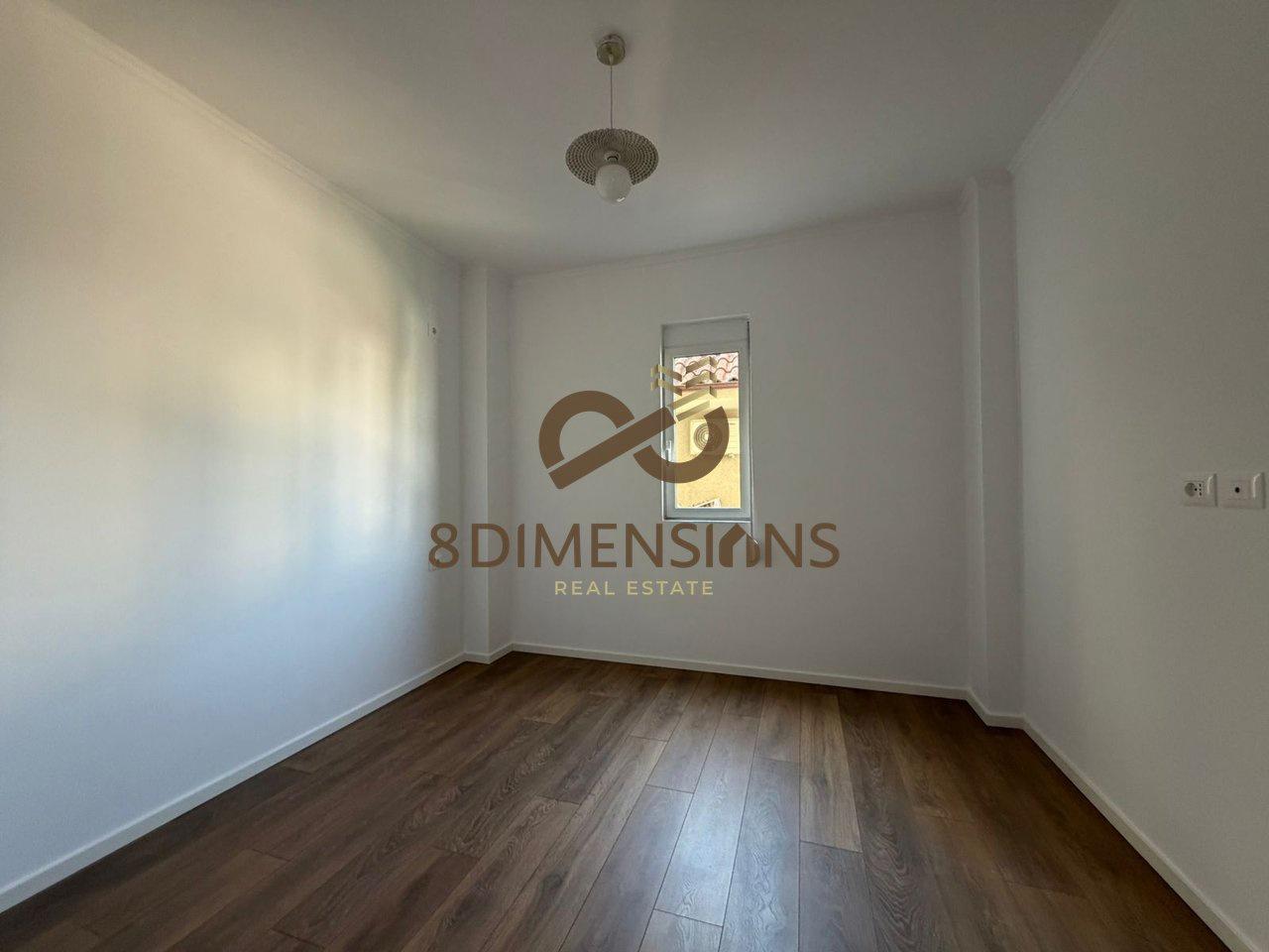 Shitet apartament 1+1 pranë Universitetit "Zoja e Këshillit