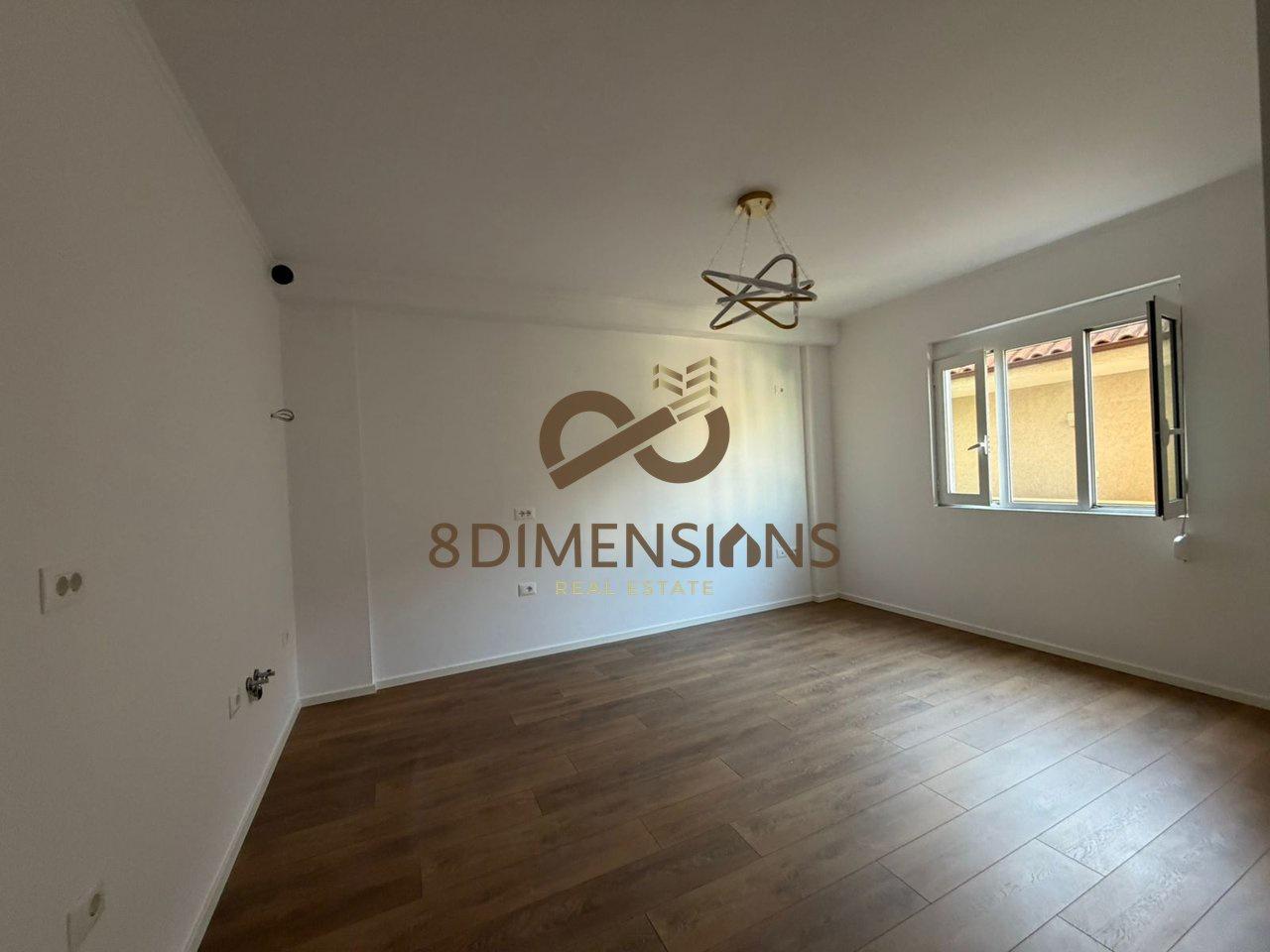 Shitet apartament 1+1 pranë Universitetit "Zoja e Këshillit