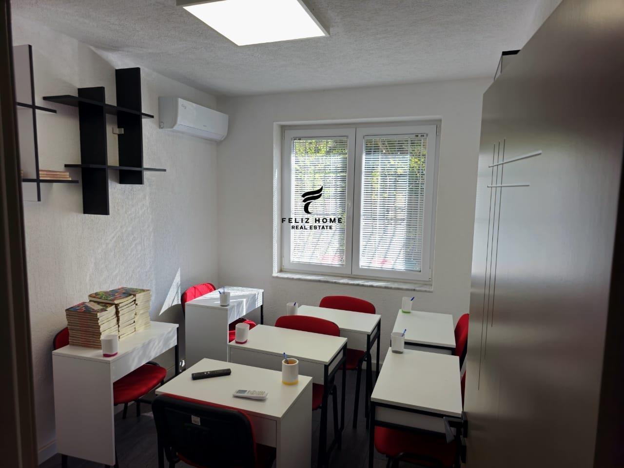COMMERCIAL SPACE WITH RENT 95 M2 21 DHJETORI STREET 750 EURO