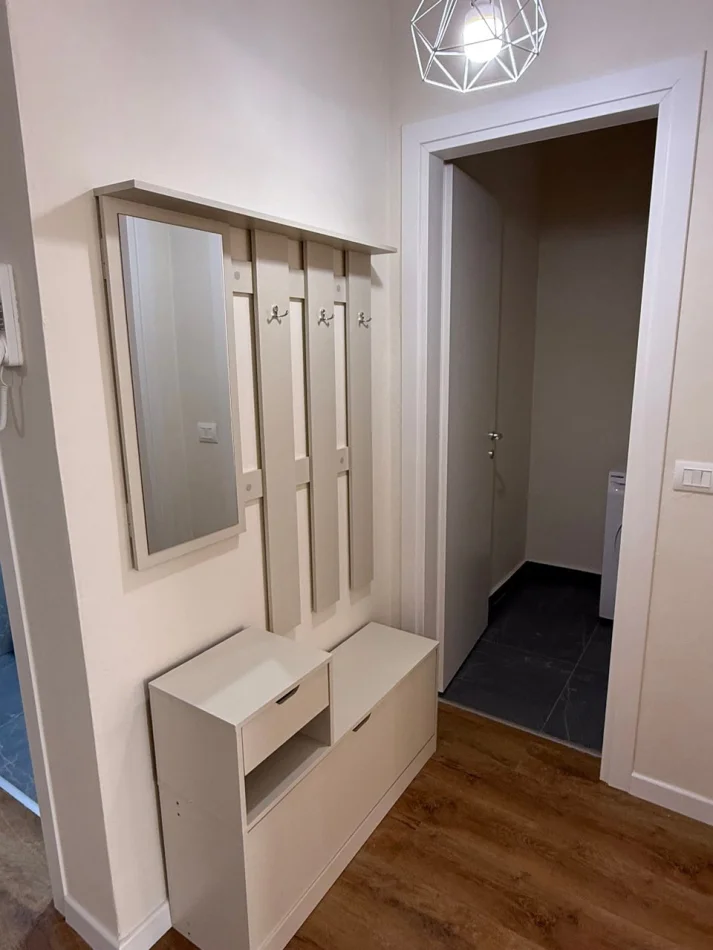 Tirana, 1+1 Apartment for Rent, 3rd Floor, 75 m², €550 (Rruga 5 Maji)