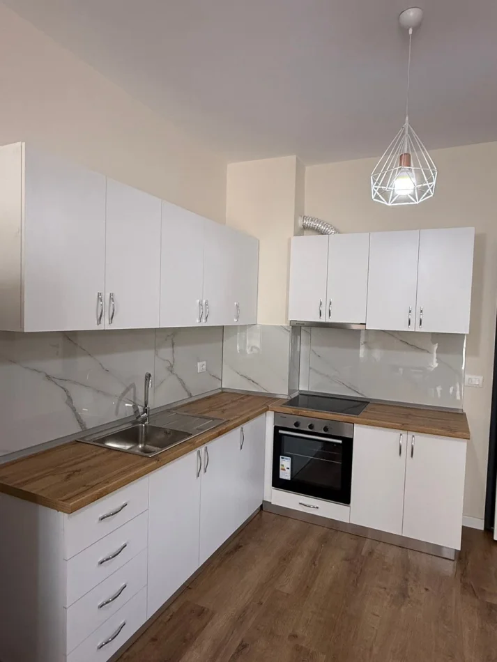 Tirana, 1+1 Apartment for Rent, 3rd Floor, 75 m², €550 (Rruga 5 Maji)