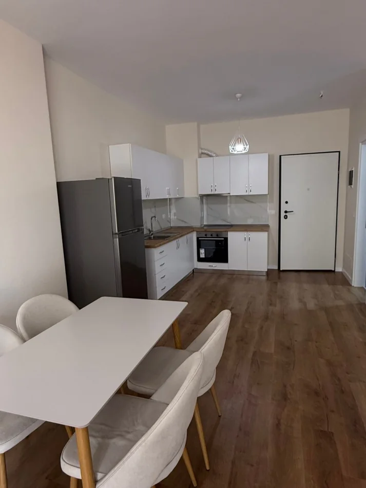 Tirana, 1+1 Apartment for Rent, 3rd Floor, 75 m², €550 (Rruga 5 Maji)
