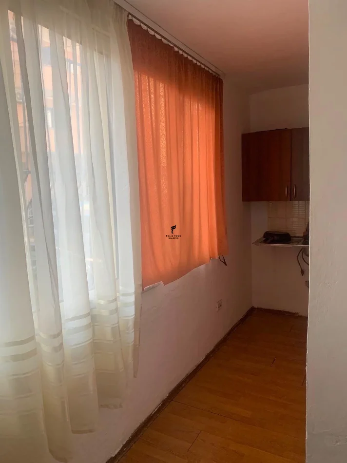 Tirana, affitto appartamento 1+1 Piano 1, 75 m² 400 € (VIA BARDHYL)