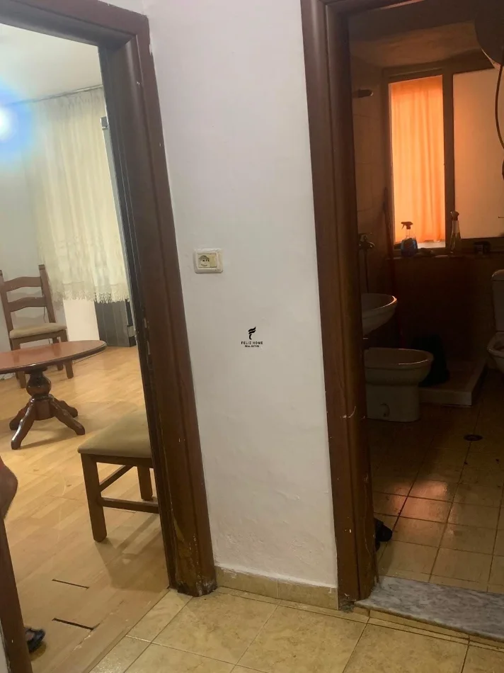 Tirana, affitto appartamento 1+1 Piano 1, 75 m² 400 € (VIA BARDHYL)