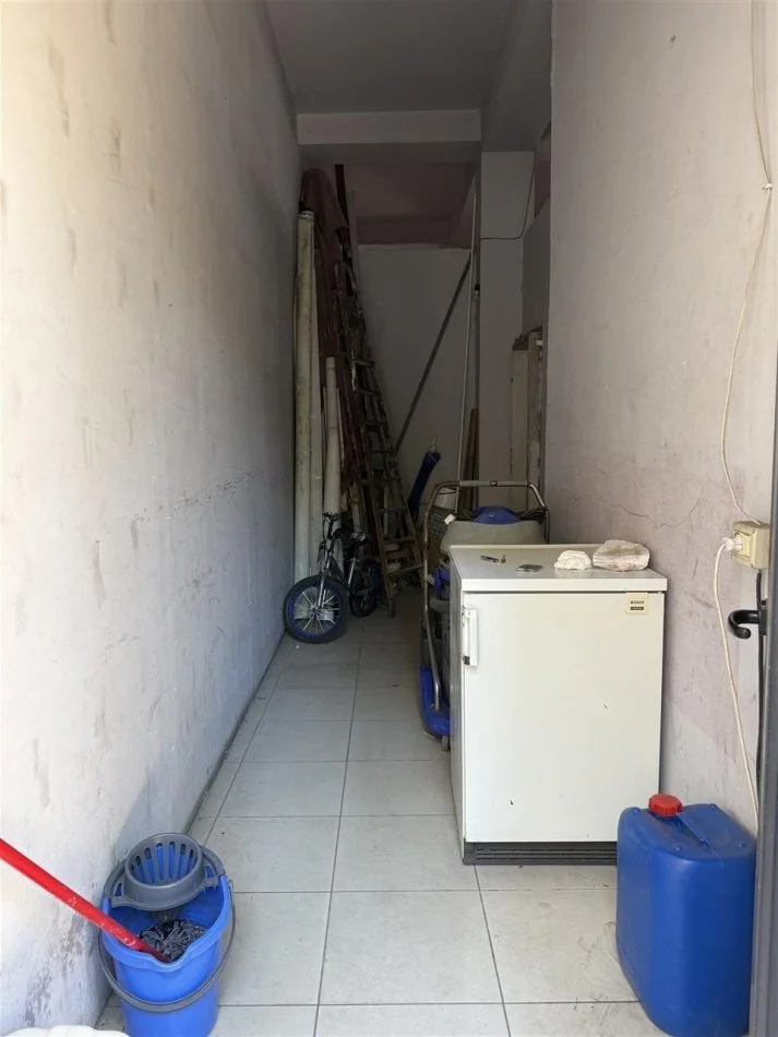 Tirane, Ground Floor Commercial Space for Rent, 0.90 m², €2,000 (APARTMENT WITH ELEVATOR)