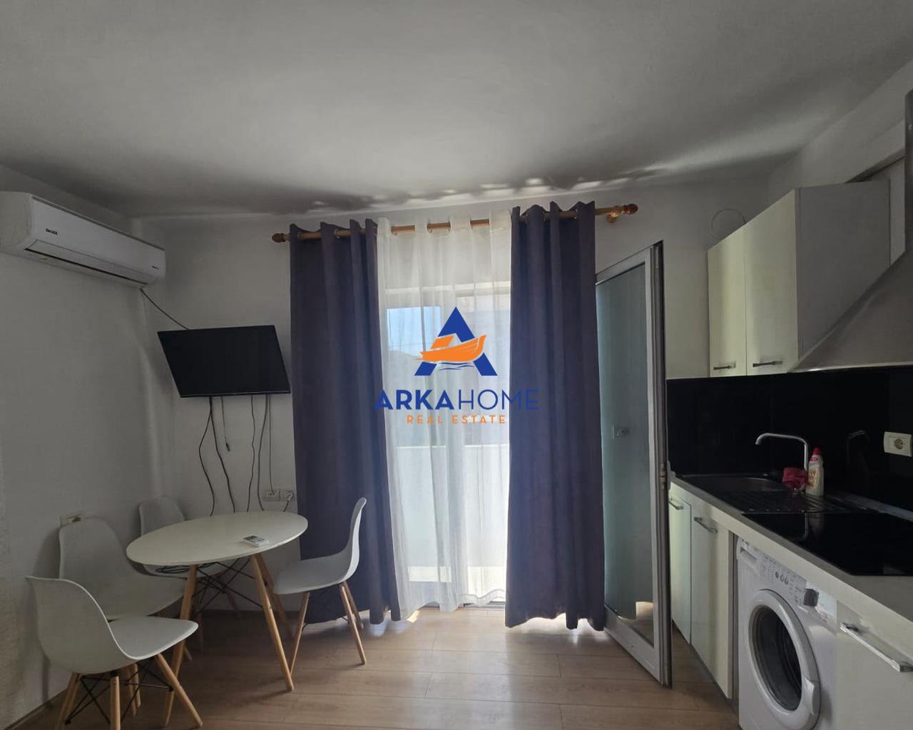 JEPET GARZONIERE ME QERA 38M2 "21 DHJETORI" 44.000 LEKE