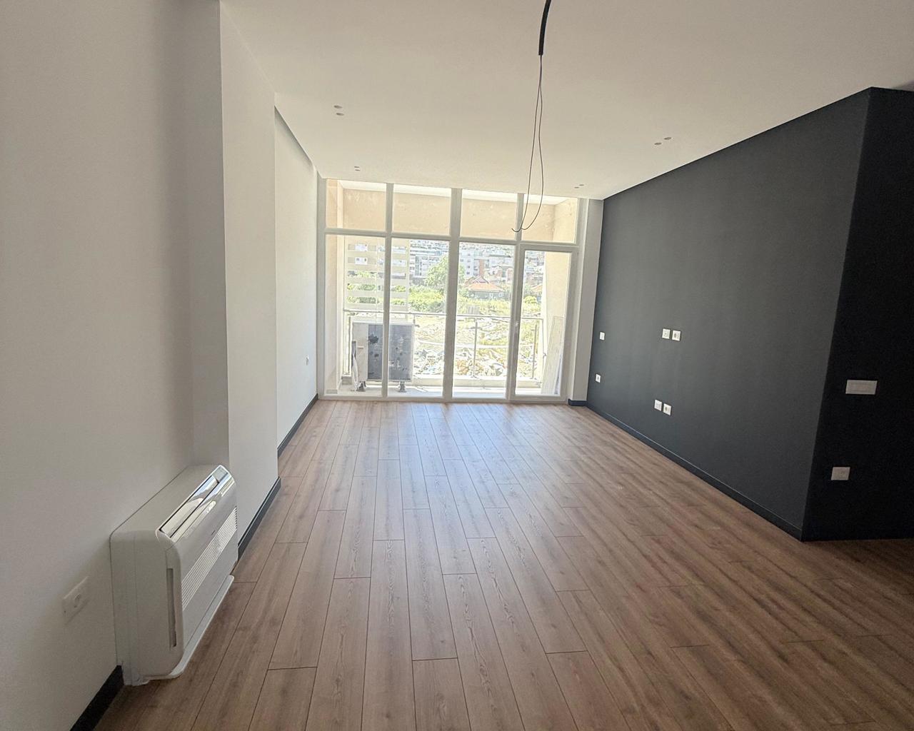 AMBIENT ZYRE 1+1 ME QIRA TE KOMUNA PARISIT