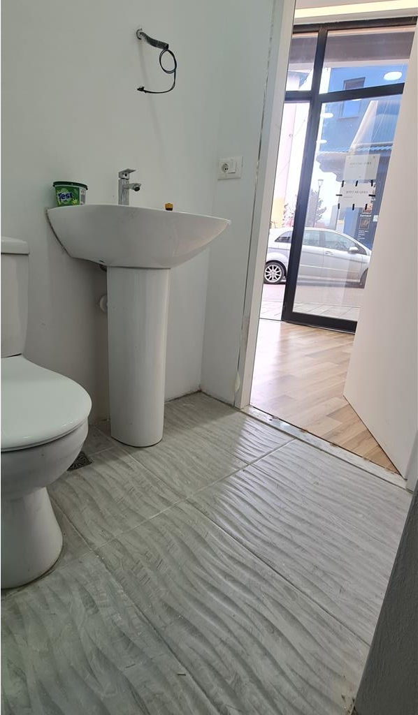 Commercial Unit for Rent: Office, Shop, Studio, etc.
