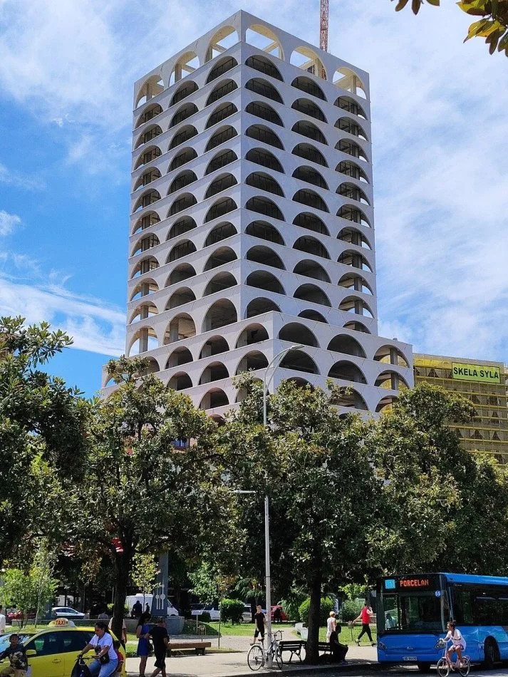 Tirane, shitet zyre Kati 3, 470 m² 2.700.000 € (SHESHI SKENDERBEJ)