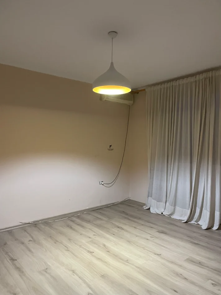 Tirane, affitto ufficio Kati 1, 96 m² 1.000 € (SHESHI WILLSON)