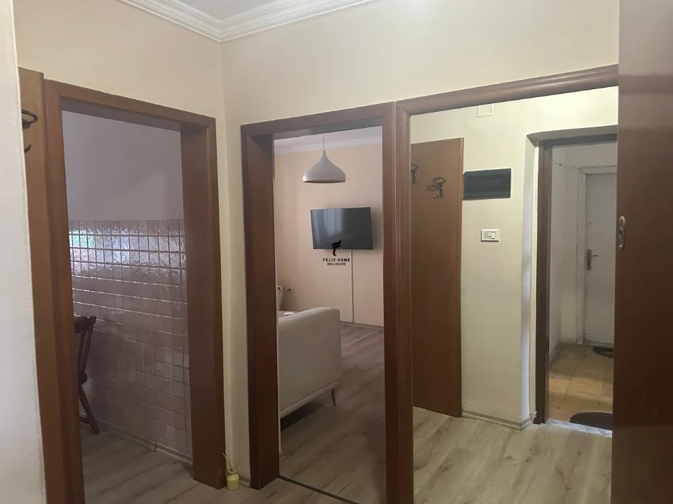 Tirane, affitto ufficio Kati 1, 96 m² 1.000 € (SHESHI WILLSON)