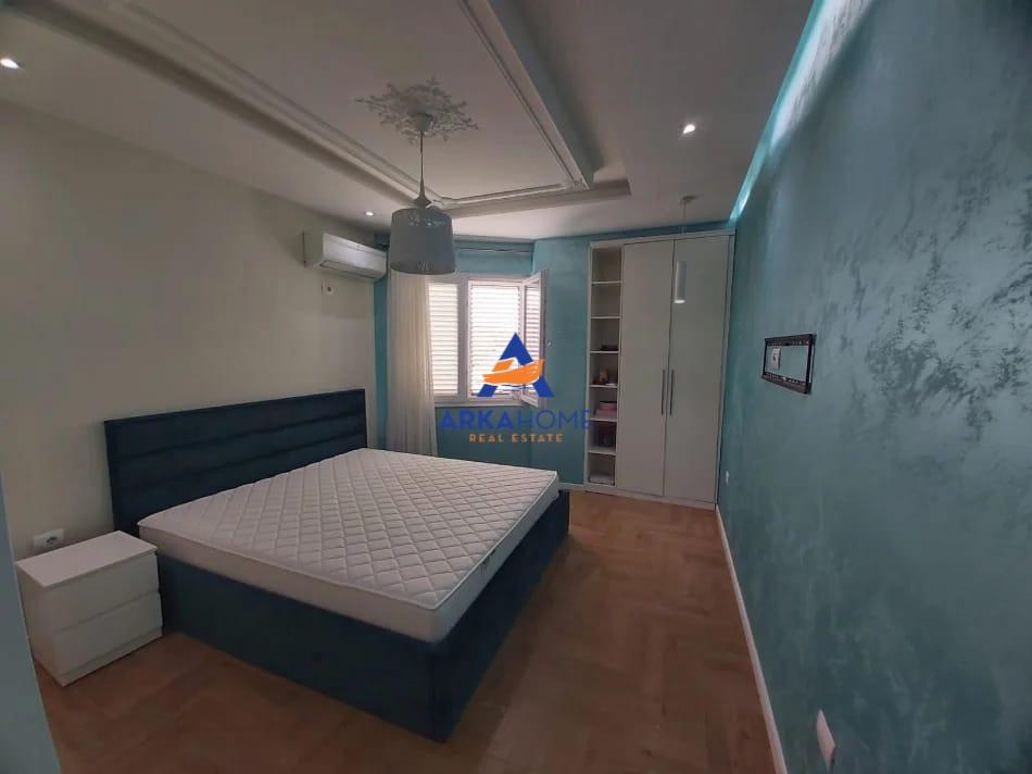 JEPET APARTAMENT ME QERA 2+1+BALLKON "PRANE KOMPLEKSIT GRAND