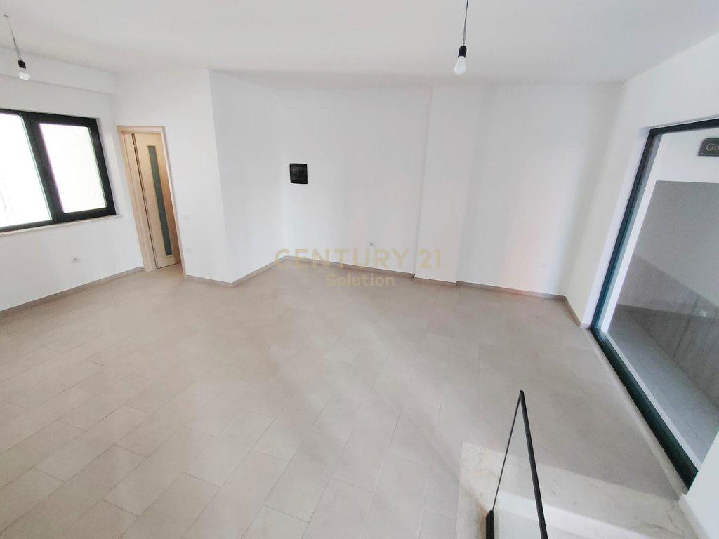 Negozi Commerciale 44m2 in Affitto in Nuova Zona! 350 € /Mese