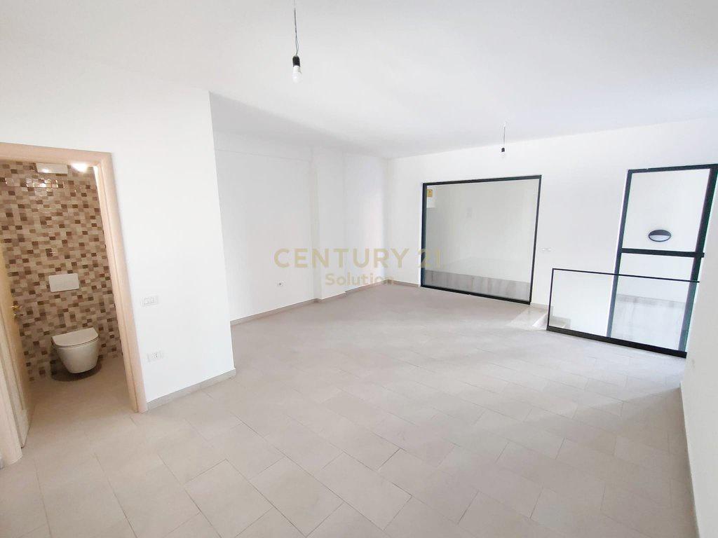 Negozi Commerciale 44m2 in Affitto in Nuova Zona! 350 € /Mese