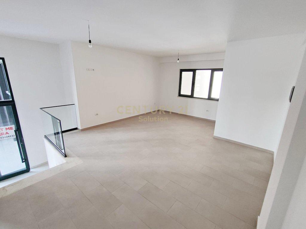 Negozi Commerciale 44m2 in Affitto in Nuova Zona! 350 € /Mese