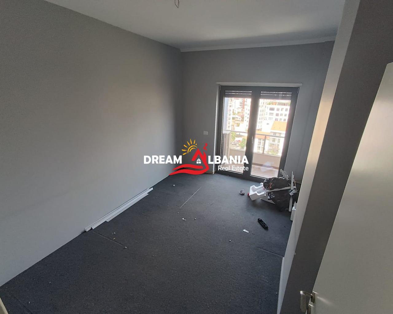 Jepet Me Qera Ambient Biznesi tek Zogu i Zi (ID 42611542)