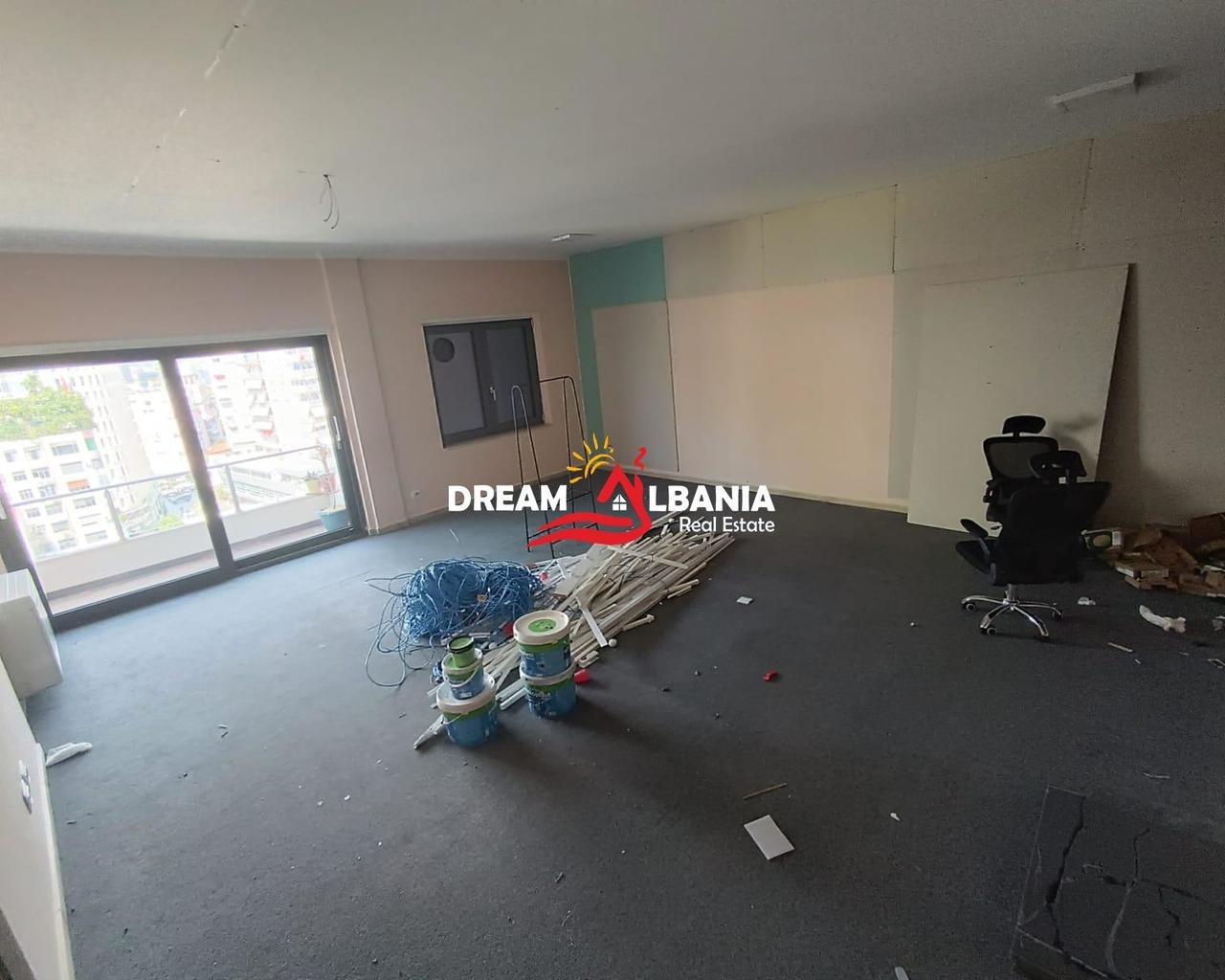 Jepet Me Qera Ambient Biznesi tek Zogu i Zi (ID 42611542)
