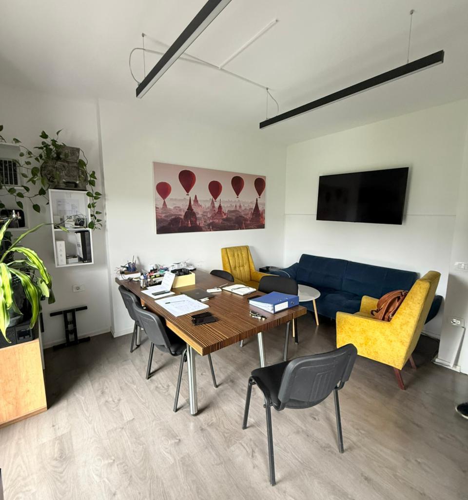 🏢 Zyrë me 4 Ambiente për Qera – pranë Parkut Olimpik.