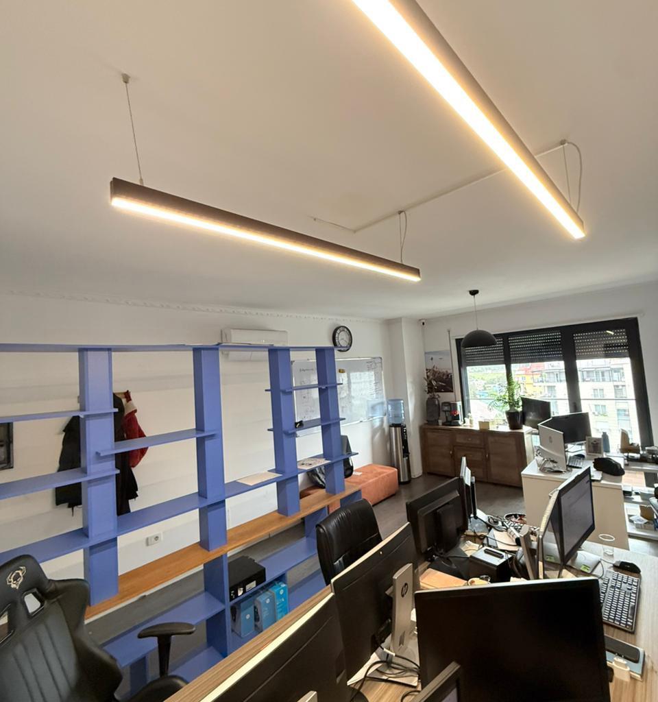 🏢 Zyrë me 4 Ambiente për Qera – pranë Parkut Olimpik.