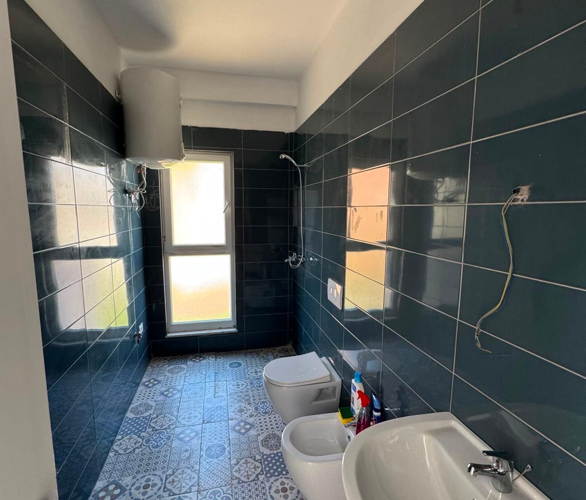Affitto ufficio 1+1 in via Dritan Hoxha, Complesso Aura