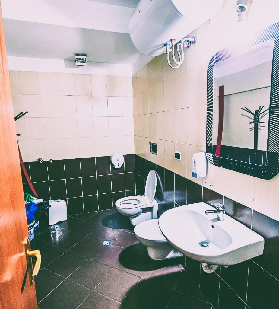 🏢 Ambient Komercial me Qira – 300 m² | Rruga e Dibrës, pran