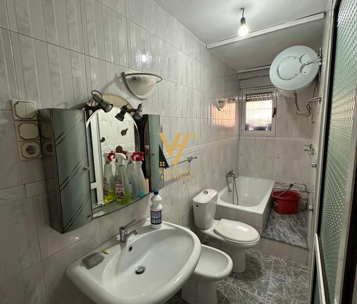 COMMERCIAL SPACE 72 M2 FOR RENT ON DURRESIT STREET 1,300 EUR