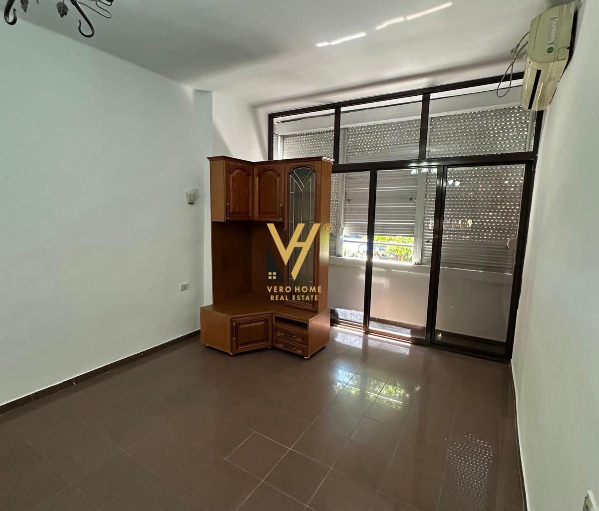 COMMERCIAL SPACE 72 M2 FOR RENT ON DURRESIT STREET 1,300 EUR