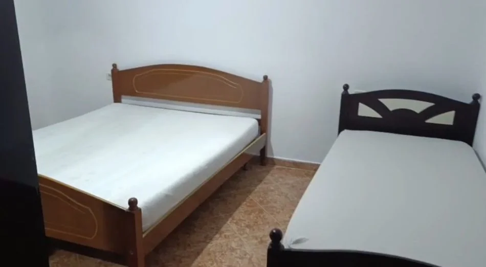 Tirane, affitto appartamento 2+1 Piano 3, 80 m² 500 € (KINOSTUDIO)