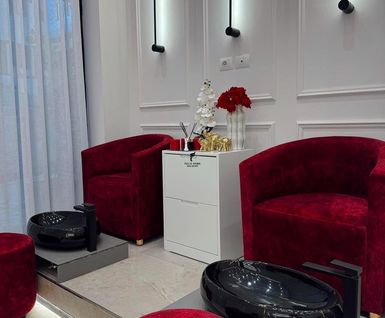 Negozio con vetrina di 50 m² Astir 60.000 lekë FH-73609