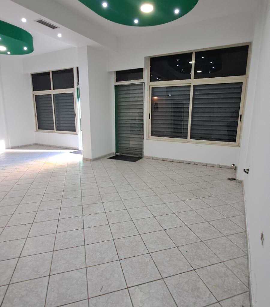 🏢✨ Affitto Spazio Commerciale vicino al Complesso Square 21