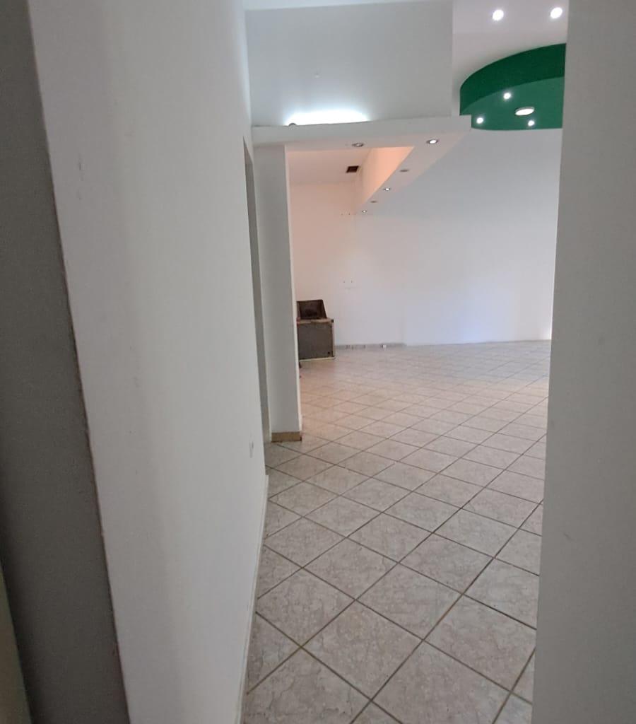🏢✨ Affitto Spazio Commerciale vicino al Complesso Square 21