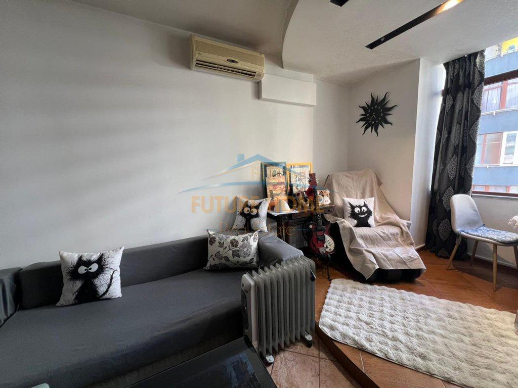 0695136472 Shitet, Apartament 1+1, Ish-Parku i Autobuzave