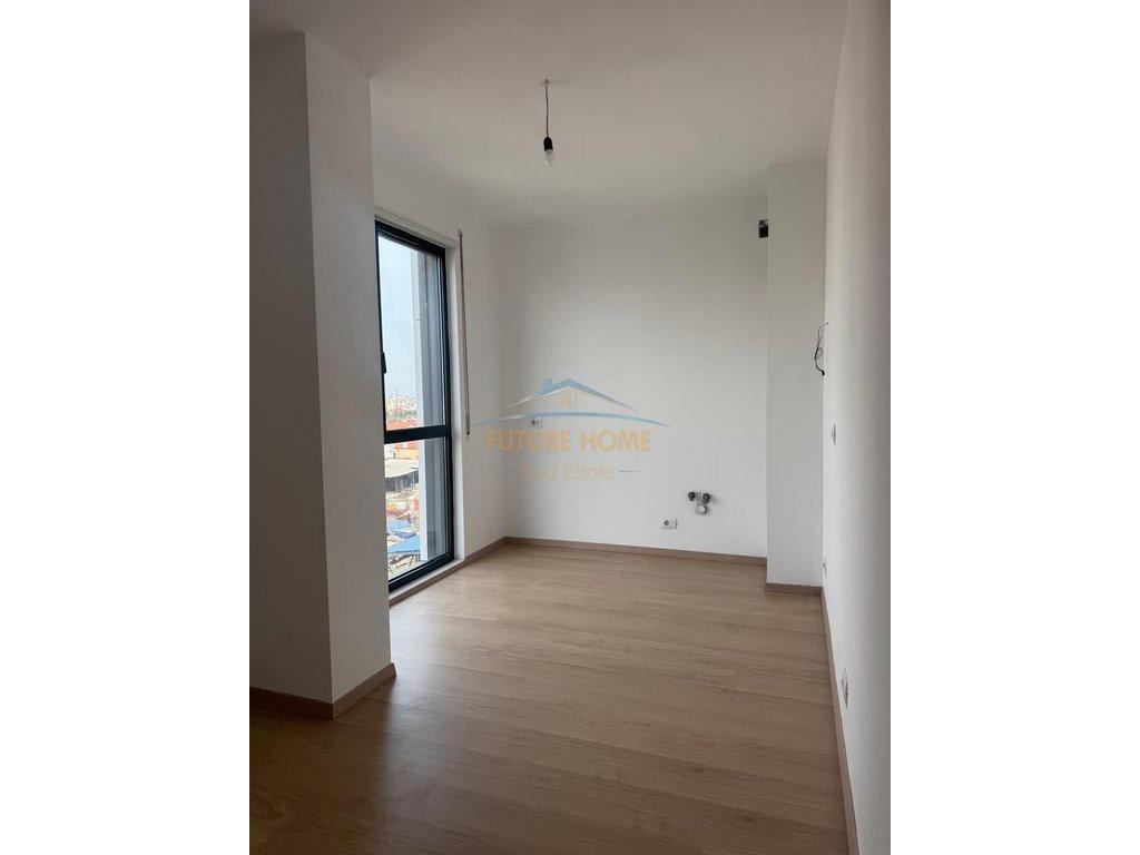 Qera, Appartamento 2+1+2+Posto Auto, Accesso Tirana