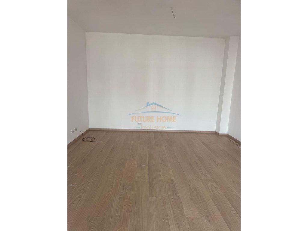 Qera, Appartamento 2+1+2+Posto Auto, Accesso Tirana