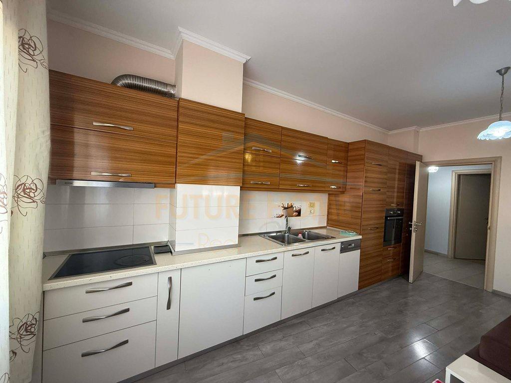 0697863654 Qera, Apartament 2+1, Unaza e Re.