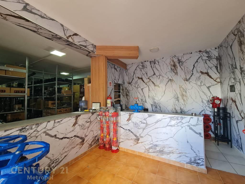 🏢 VENDITA UNITÀ COMMERCIALE DI 545 m² A ASTIR – COMPLESSO FRATARI