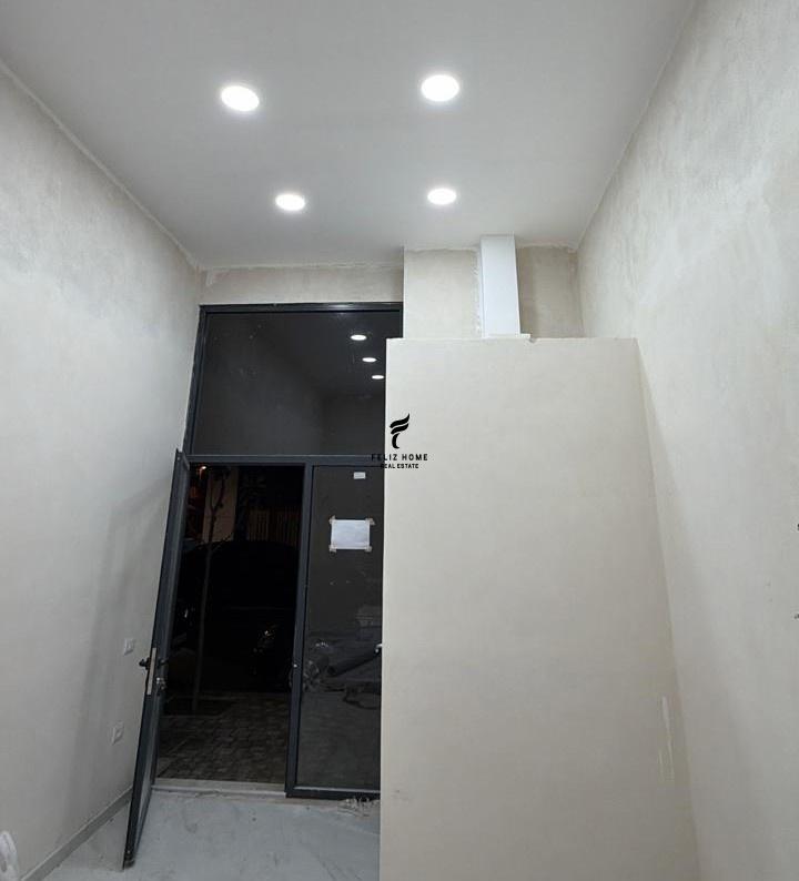 Negozio con vetrina di 20 m², stazione Treni