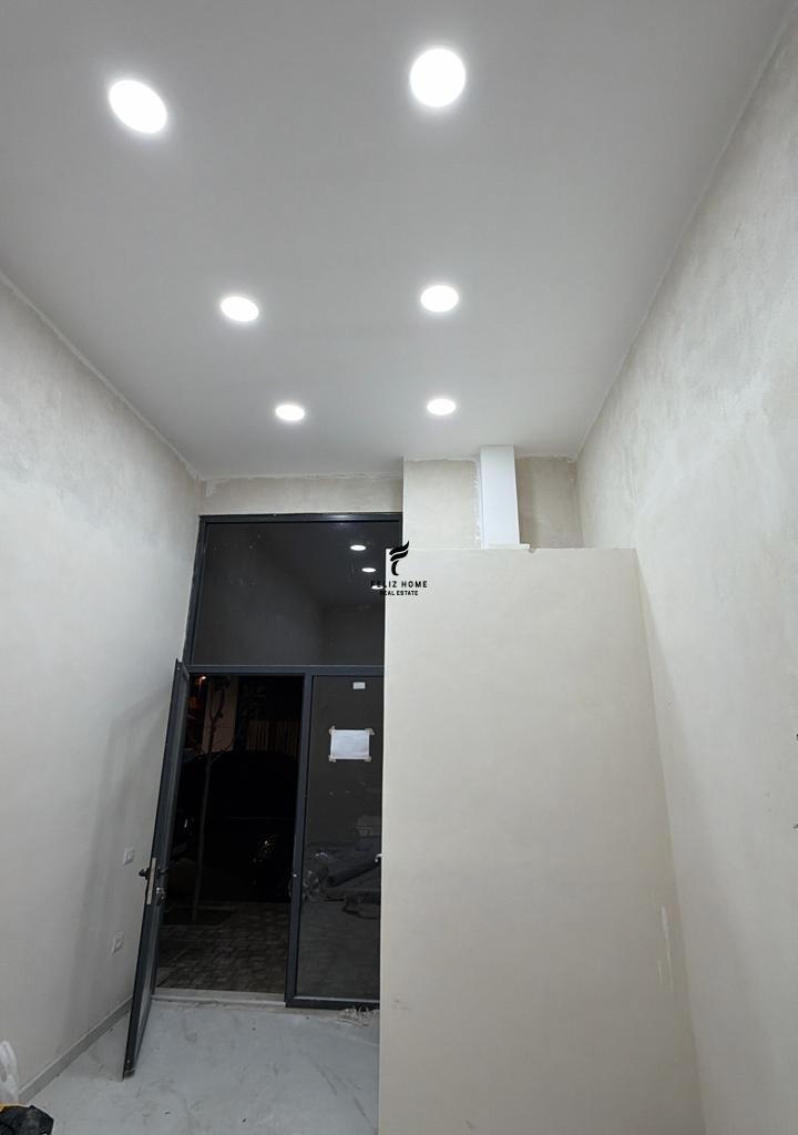 Negozio con vetrina di 20 m², stazione Treni