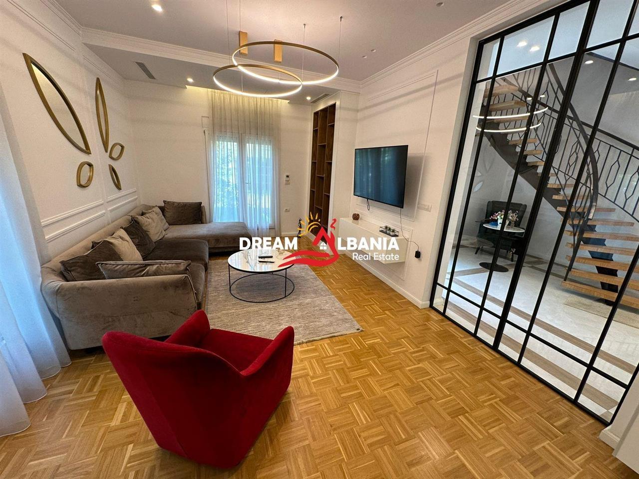 For Rent: 3-Storey Villa near Lake Park (4251322)