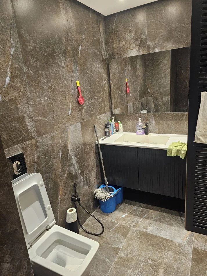 Tirane, affitto appartamento 2+1+Balcone Piano 5, 100 m² 700 € (ASTIR)