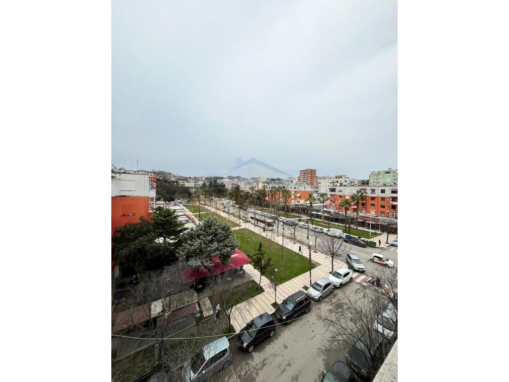 0697048060,Shitet, Apartament 2+1,Muzeumi, Durrës