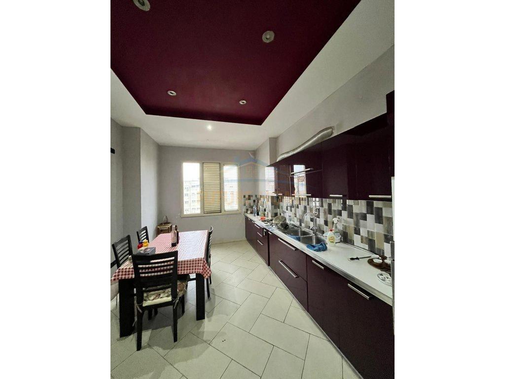0697048060,Shitet, Apartament 2+1,Muzeumi, Durrës
