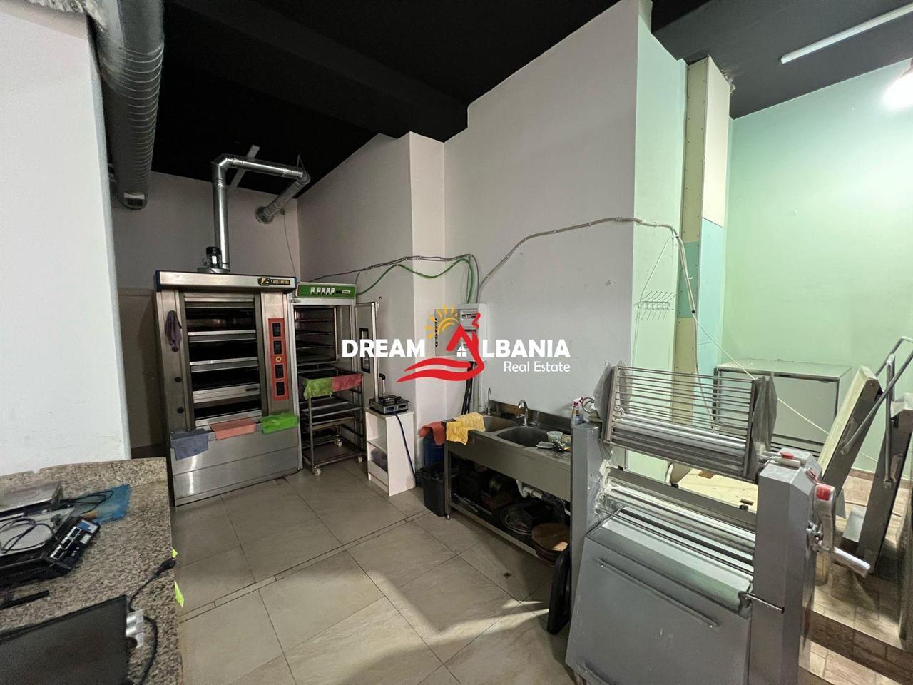 Pasticeri in affitto nel centro di Tirana (ID 42711083)