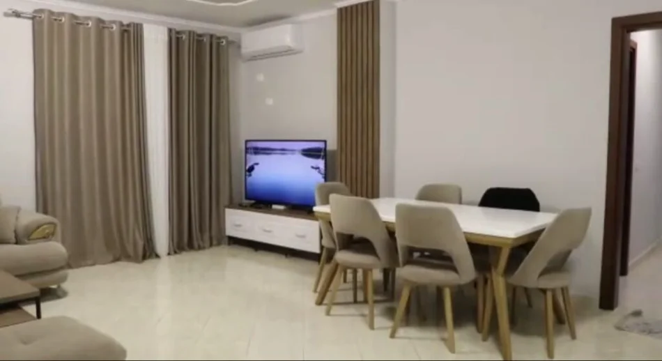 Durres, vendesi 2+1. Super mobilim 220.000 € (GOLEM)