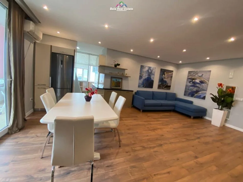 Tirane, affitto appartamento 2+1 Piano 13, 122 m² 1260 € (esposizione circa)