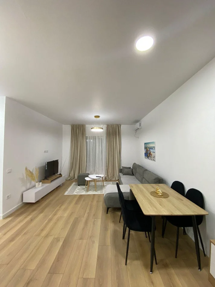 Tirana, 1+1 Apartment for Rent, 1st Floor, 50 m², €630 (Eshref Frasheri Street)