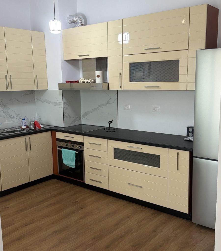 APARTAMENT ME QERA 2+1+2 ALI DEMI 50.000 LEKE FH-80902