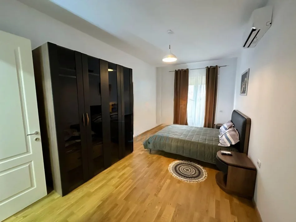 Tirane, for Rent 2+1 Apartment with Balcony, 1st Floor, 95 m², €1,200 (Secret Garden Residence)