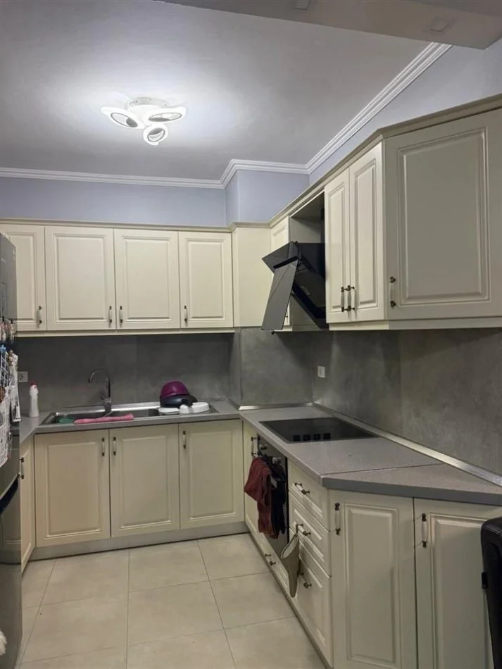 Tirane, vendesi appartamento 1+1 Piano 4, 58 m² 173.250 € (FROSINA PLAKU)