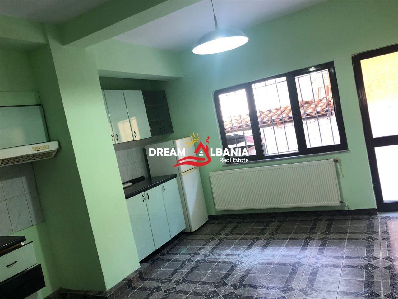 Jepet me qera Apartament 3+1+2 afer 21 Dhjetorit, ID 4239076